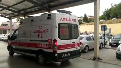 Tomruk indirdiği kamyondan düşen işçi yaralandı