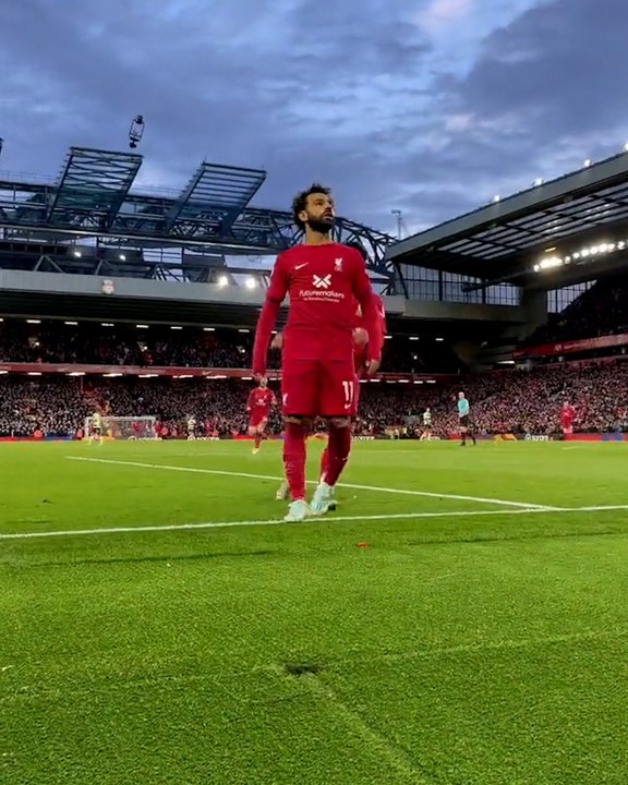 #لقطات_الأسبوع.. مشجع الزمالك يساند فريقا سعوديا أمام الأهلي.. إحماء بيكيه.. ومغادرة رونالدو