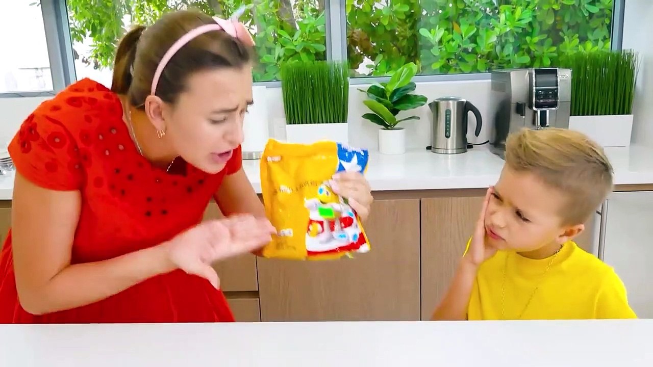 تتعلم نيكي مدى أهمية العناية بأسنانك - Vlad and Niki Arabic youtube videos 2022