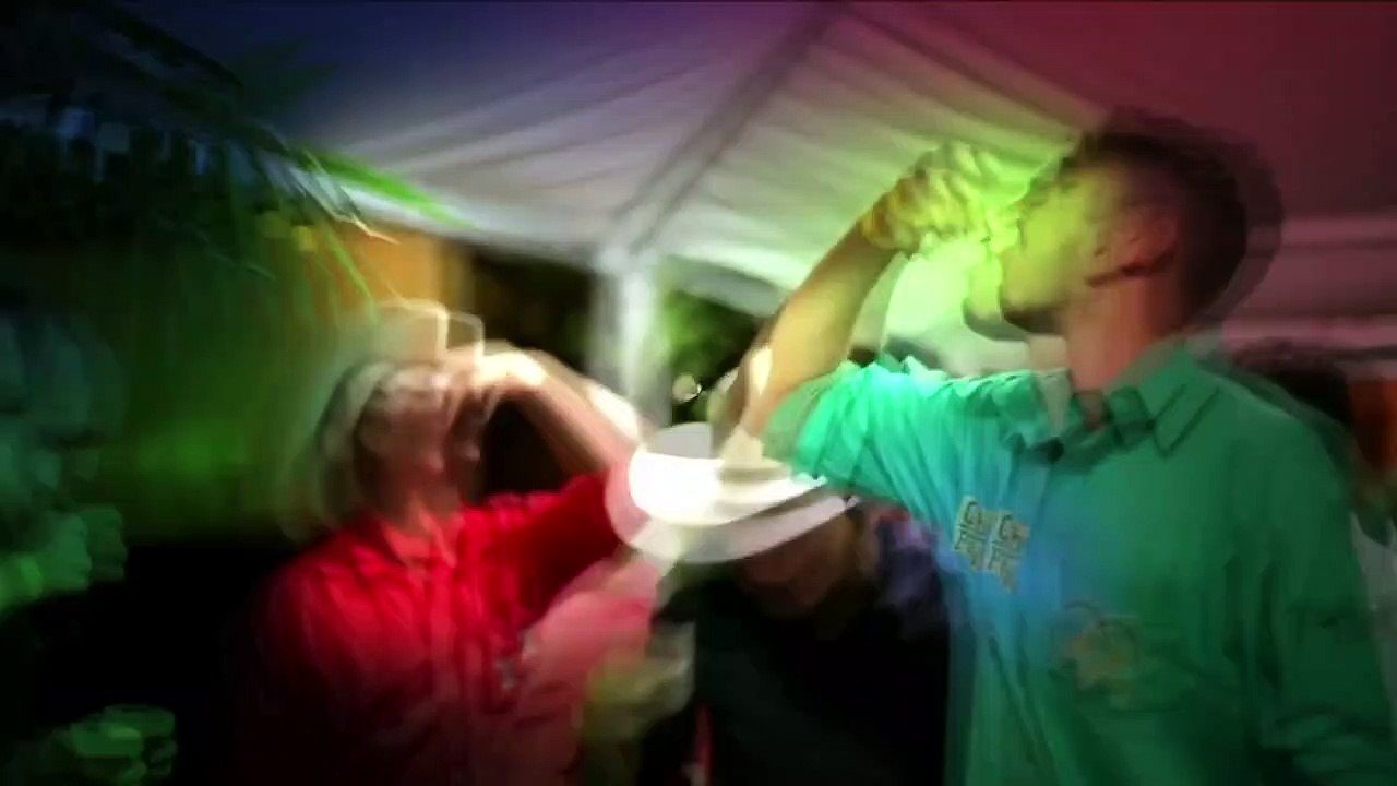 Ator de Full House conta como a fé o ajudou a vencer o alcoolismo