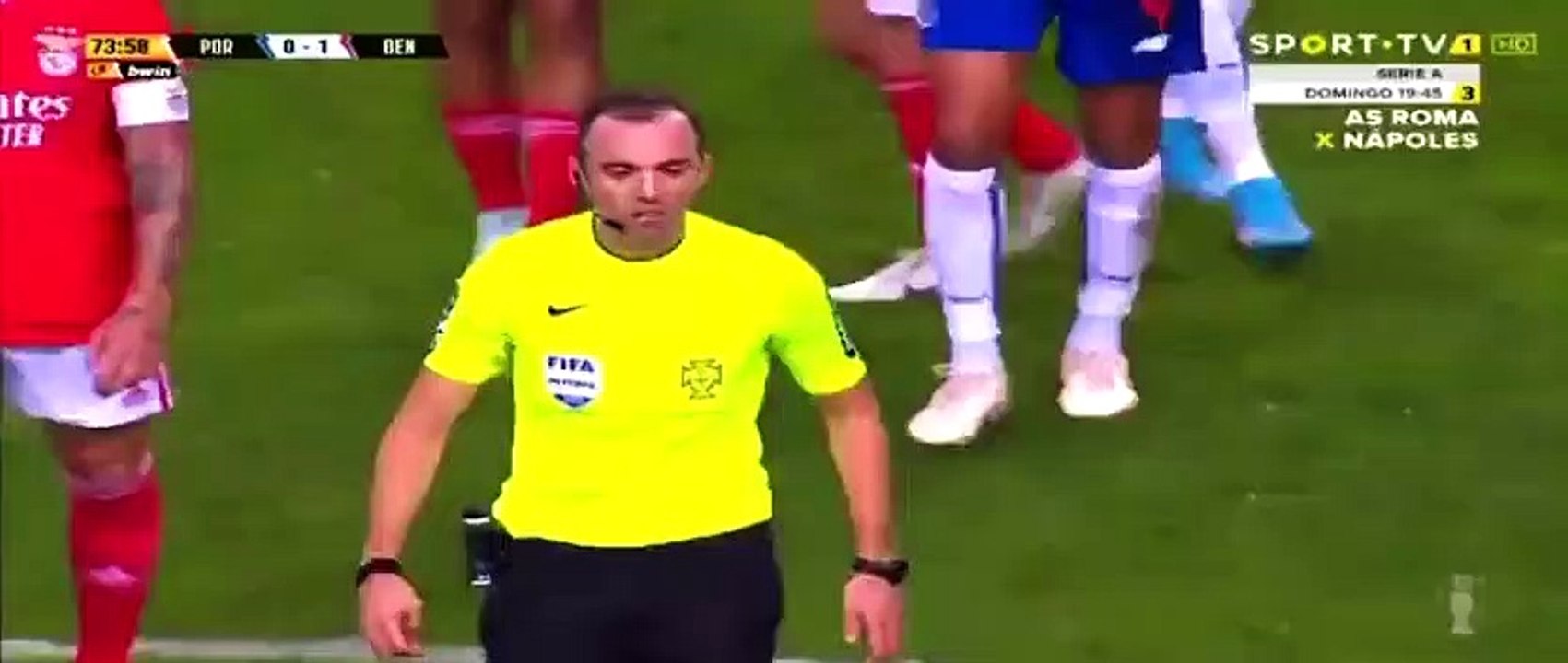 L’arbitre n’a rien mit (aucun carton), logique selon-vous _ #SLB #Benfica #FCPSLB