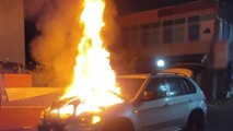 주행 중이던 SUV 화재...차량 전소 / YTN