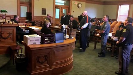 Chaos in Court - Se1 - Ep05 - Trial by Violence HD Watch HD Deutsch