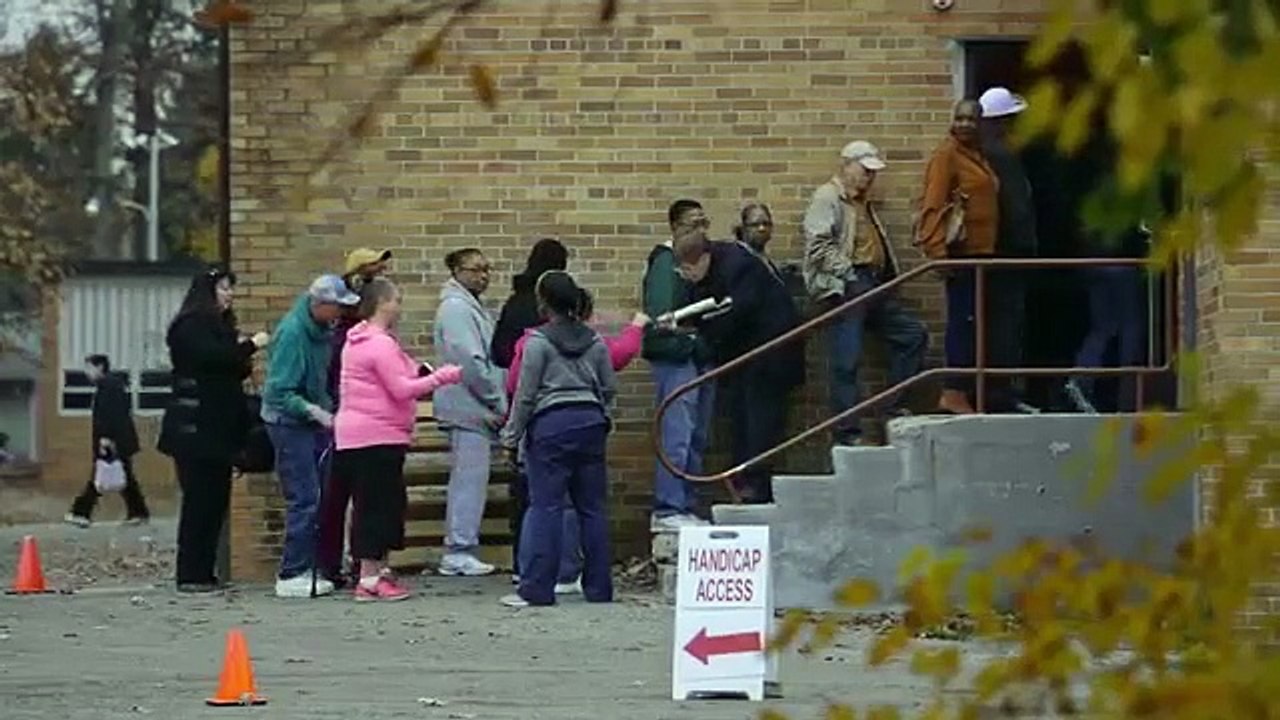 Flint Town - Se1 - Ep07 - Two Worlds HD Watch HD Deutsch