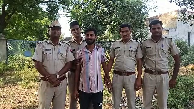 Video :बेटे ने अपने ही घर में की थी चोरी, एक लाख नकद व सोने चांदी के आभूषण ले उड़ा