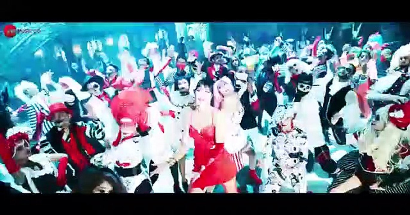 Kinna_Sona_-_Phone_Bhoot___Katrina_Kaif_Ishaan_Siddhant_Chaturvedi___Tanishk_Bagchi_Zahrah_S_Khan(360p)