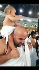 Masya Allah anak kecil sungguh lancar mengumandangkan lafaz mulia