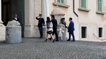 Governo, compagno Meloni al Quirinale con la figlia a bordo 500