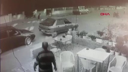 Son dakika haberi: SOKAK KÖPEĞİ, 3 GÜN ARAYLA 2 KARDEŞİ ISIRDI; O ANLAR KAMERA