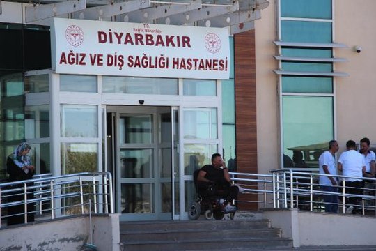 DİYARBAKIR AĞIZ VE DİŞ SAĞLIĞI HASTANESİ'NDE 1 YILDA GENEL ANESTEZİ İLE 500 ENGELLİ HASTAYA TEDAVİ