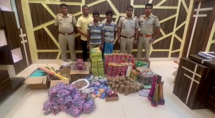 হুগলির চণ্ডীতলায় চলছে তল্লাশি অভিযান, উদ্ধার শব্দ বাজি | Oneindia Bengali