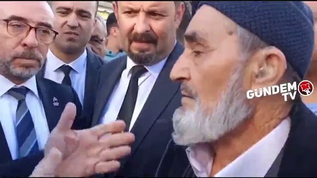 Özdağ kendisine ucube diyen vatandaşla tartıştı