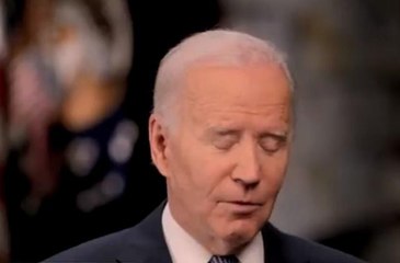 Download Video: Joe Biden'ın canlı yayında içi geçti, sunucu zor anlar yaşadı