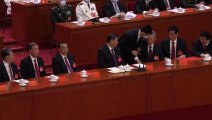 Former Chinese leader Hu unexpectedly leaves /  中国前领导人胡锦涛出人意料地离开国会闭幕式