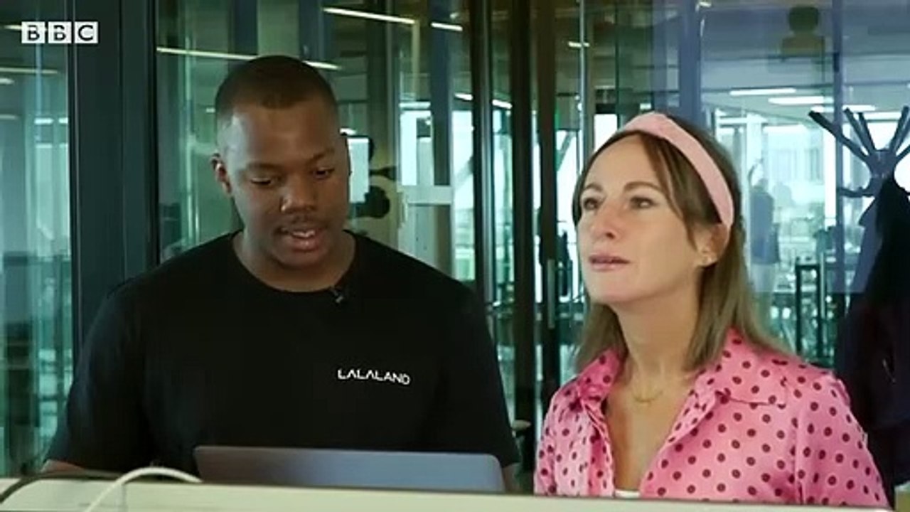 Can_AI_fashion_models_help_shoppers_cut_clothes_waste?_-_BBC_News.