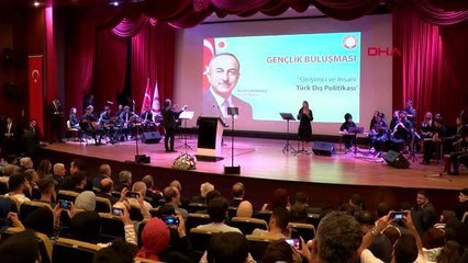Bakan Çavuşoğlu üniversite öğrencileri ile bir araya geldi