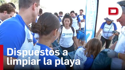 Euskadi se vuelca con la limpieza de la playa de Zarautz