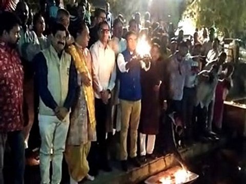 video: दीपोत्सव कार्यक्रम में लोक कलाकारों ने नवल सागर झील किनारे दी रंगारंग सांस्कृतिक प्रस्तुतियां