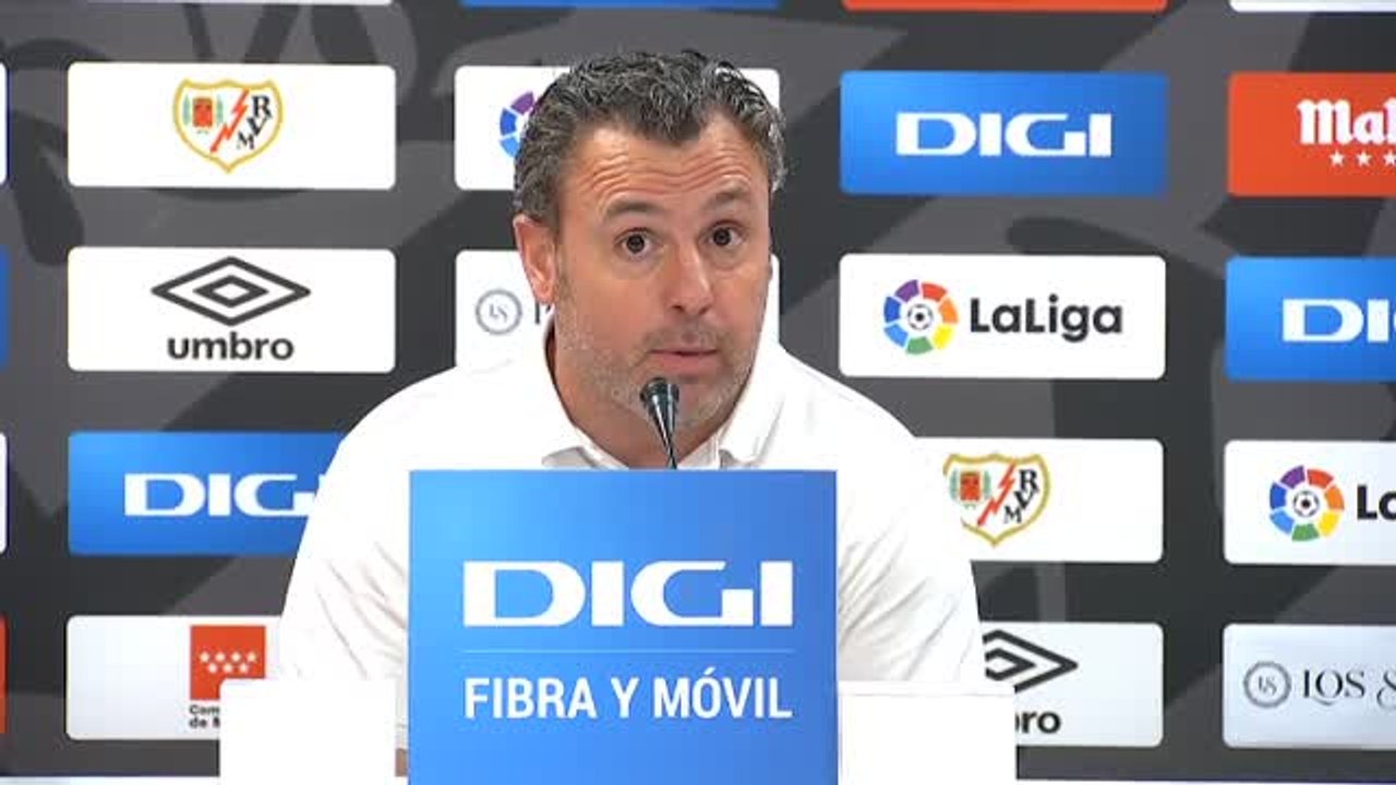 El Rayo de Iraola golea en casa al Cádiz