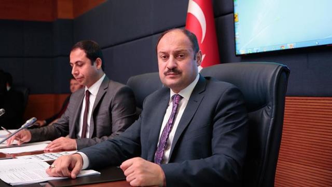 Mehmet Kasım Gülpınar kimdir? Mehmet Kasım Gülpınar kaç yaşında, nereli? Mehmet Kasım Gülpınar hayatı ve biyografisi!