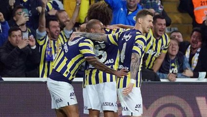 Kadıköy'de Rossi'nin gecesi! Fenerbahçe, sahasında Başakşehir'i yenerek liderliğe oturdu