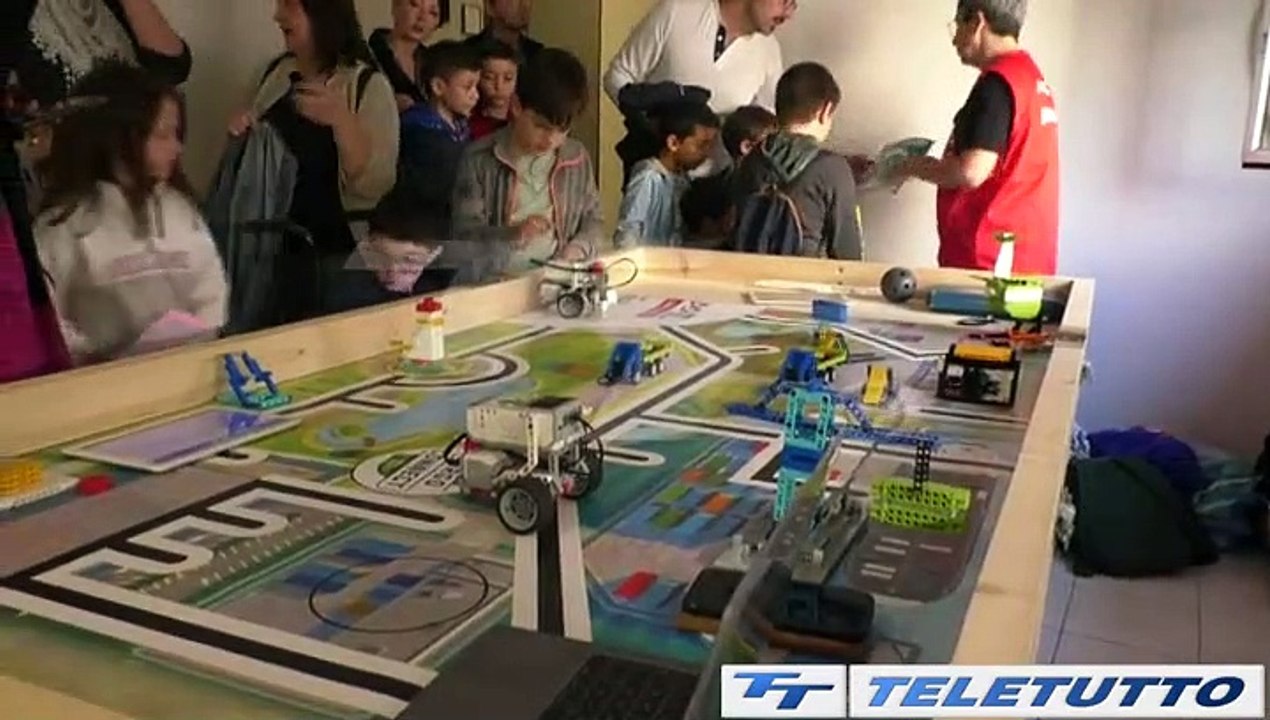 Video News - A SCUOLA DI ROBOT E CODING