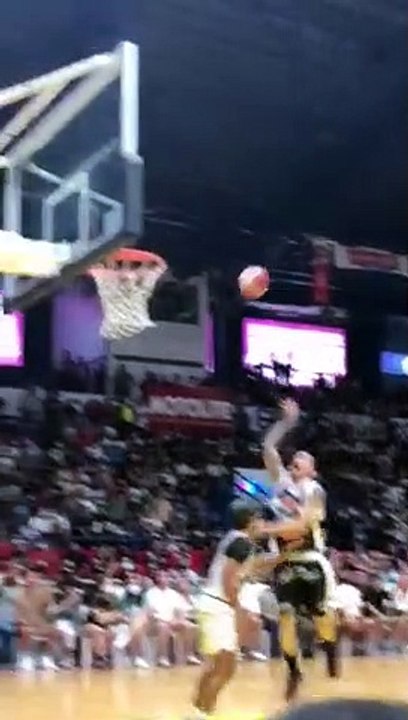 'Captain Hook' Mac Cardona executes trademark floater