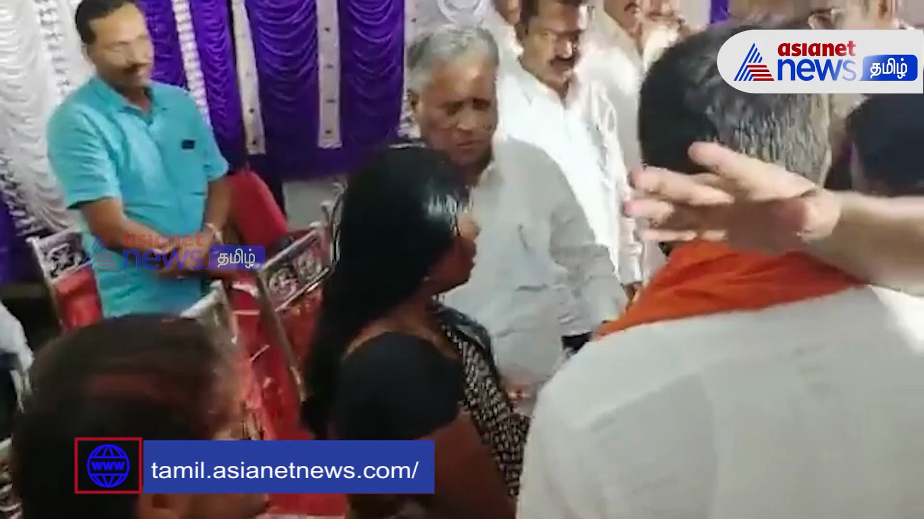 புகார் அளிக்க வந்த பெண்ணின் கன்னத்தில் அறைந்த பாஜக அமைச்சர் - வைரல் வீடியோ!