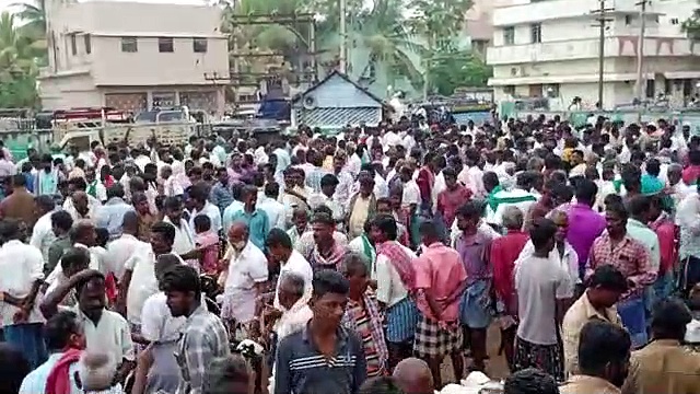 Diwali : களைக்கட்டும் தீபாவளி பண்டிகை.. விருதுநகர் சந்தையில் ரூ.1 கோடி விற்பனையான ஆடுகள்..  