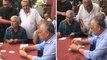 Adana Büyükşehir Belediye Başkanı Zeydan Karalar, vatandaşlarla birlikte 'batak' oynadı