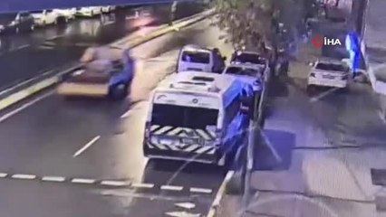 Avcılar'da hırdavat ve giyim malzemesi çalan hırsız kamerada