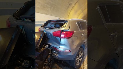 완주-순천 고속도로 터널에서 8중 추돌...5명 경상 / YTN