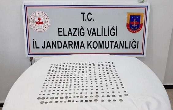 Son dakika haberi... Jandarma alıcı kılığına girdi, Roma ve Bizans dönemine ait bin 325 adet tarihi eser ele geçirildi