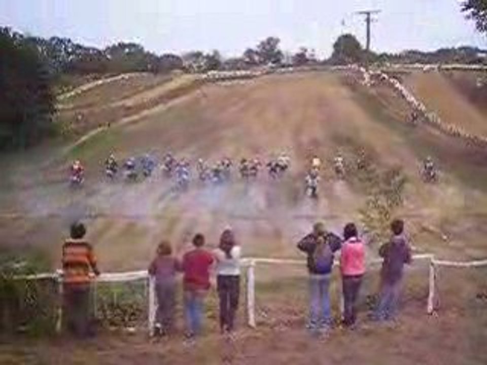 Depart de la course au moto cross de vue