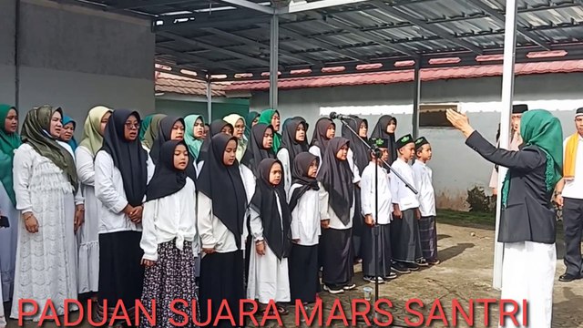 Paduan Suara Mars Santri Pada Upacara Hari Santri Kec. Caringin