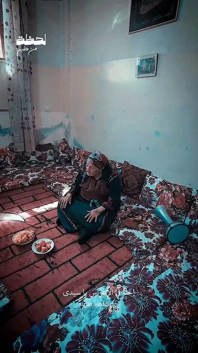 مُسنة تغني لفلسطين وتحظى بشهرة على تيك توك