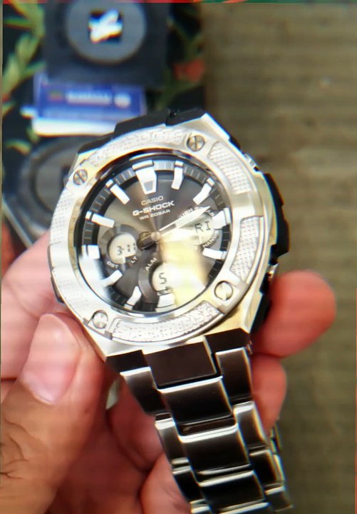REVIEW Casio G-Shock Mens Steels GST-S330D Tough Solar