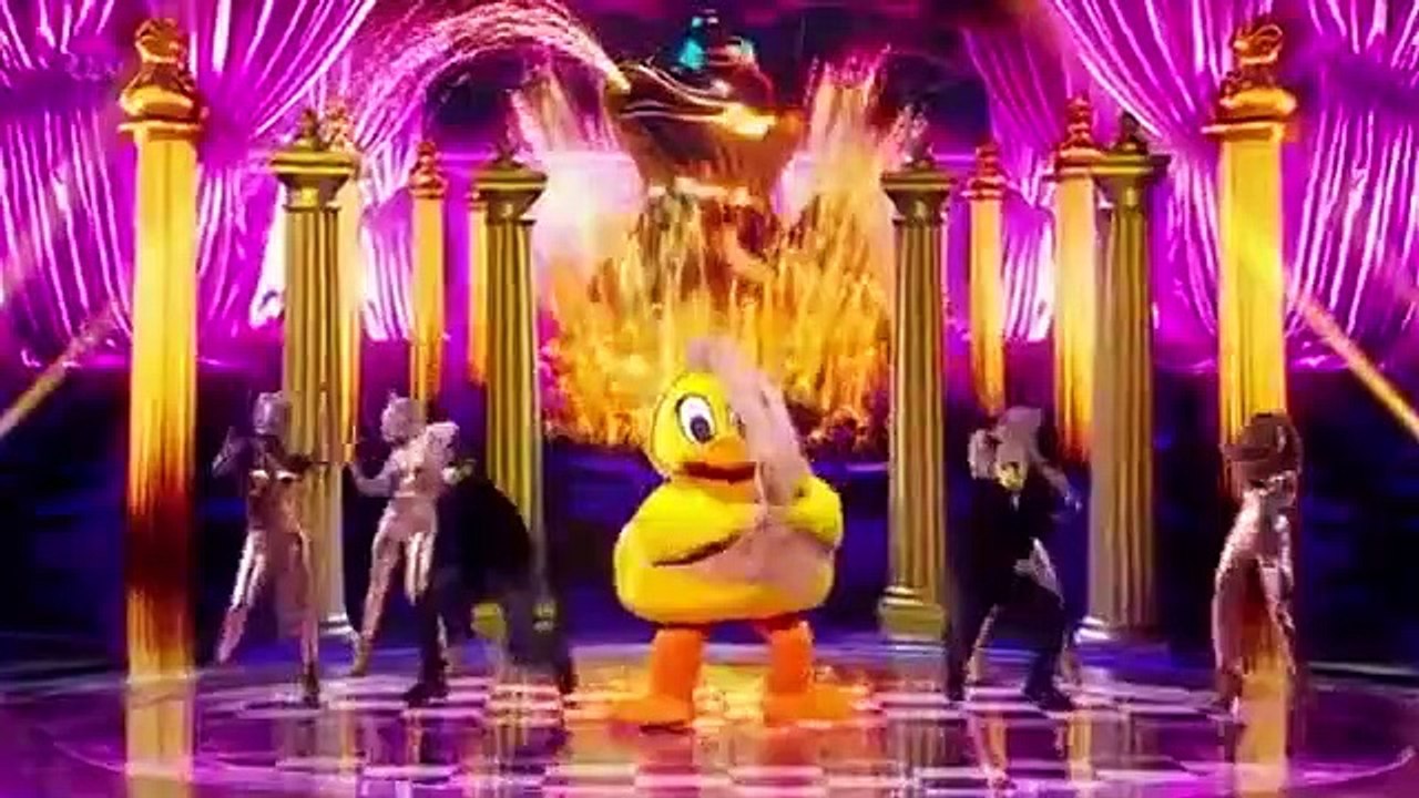 The Masked Singer (UK) - Se1 - Ep01 HD Watch HD Deutsch