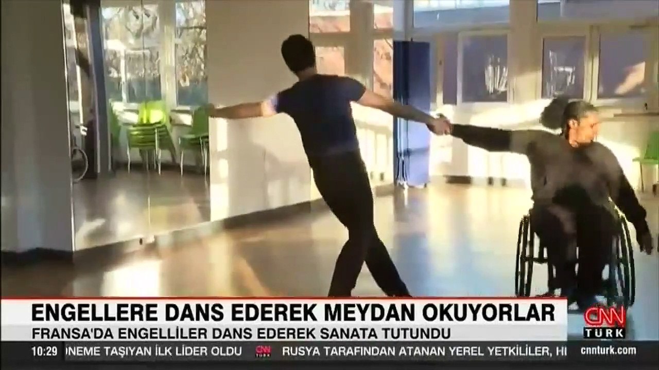 Engellere dans ederek meydan okuyorlar