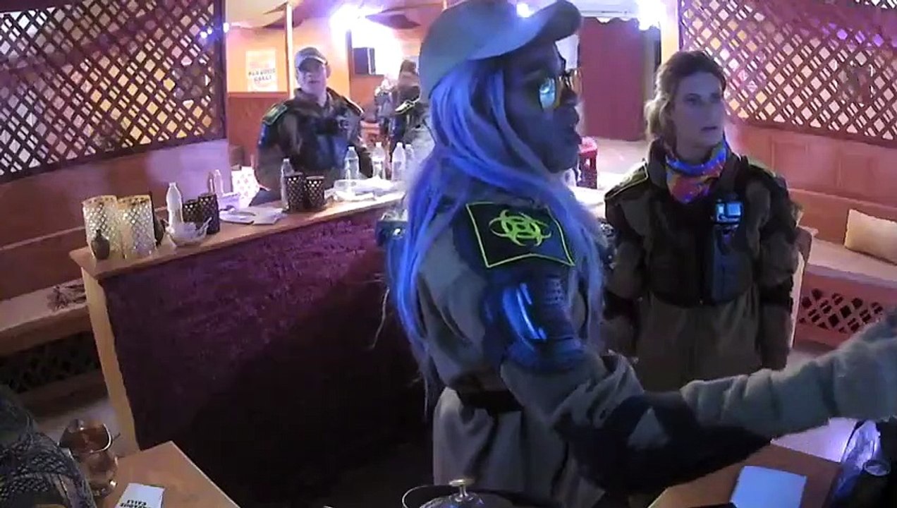 Fight of the Living Dead - Paradise Calls - Se2 - Ep02 - Trust No One HD Watch HD Deutsch