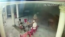 पुलिस के साथ पापा की दारू पार्टी, बेटे ने VIDEO किया वायरल, 90 साल की मां ने कमिश्नर से की थी बेटे की शिकायत