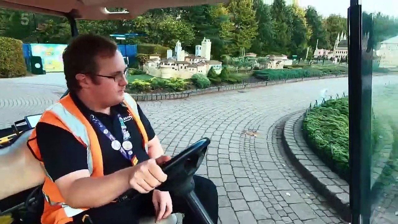 Inside LEGOLAND - Se1 - Ep03 HD Watch HD Deutsch