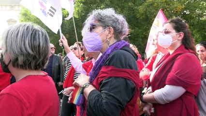 Download Video: Milano, la prima manifestazione contro il governo Meloni: 