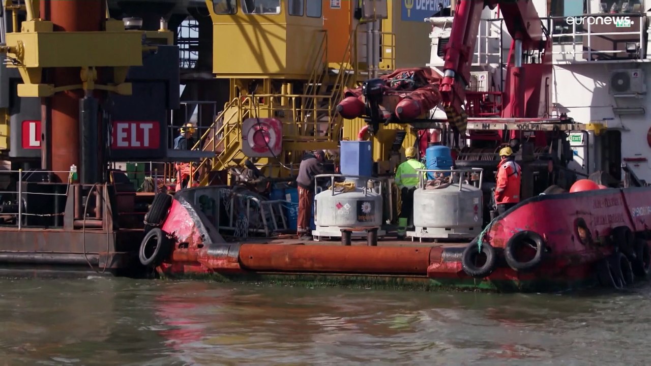 Erstes LNG-Terminal soll Mitte Dezember liefern