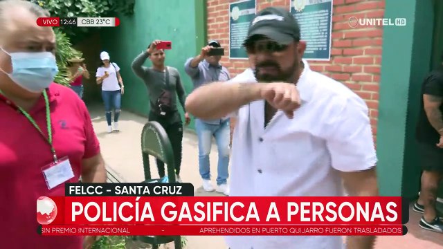 Santa Cruz: Policía usa agentes químicos contra diputados en puertas de la Felcc