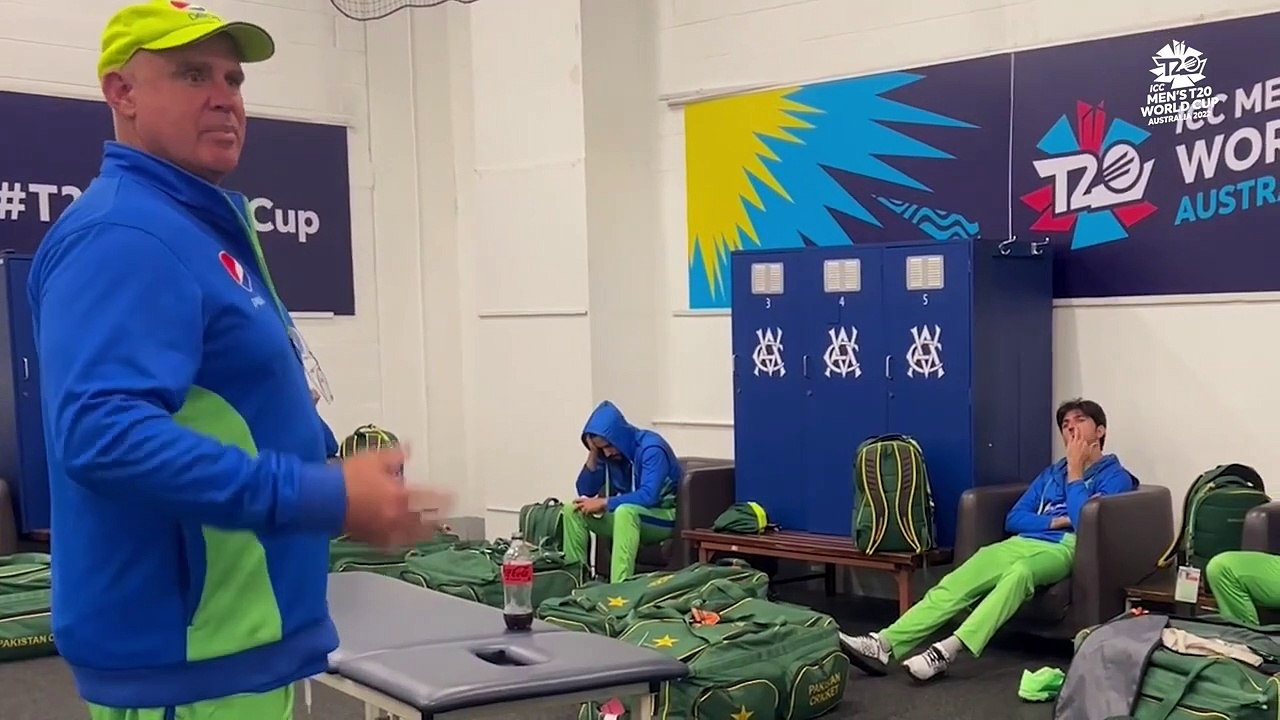Listen What Matt Hayden, Babar Azam & Saqlain Mushtaq Told The Players After The MCG Defeat