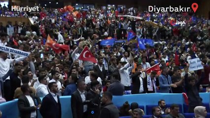 Cumhurbaşkanı Erdoğan, Diyarbakır'da gençlerle bir araya geldi