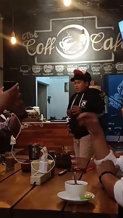 Pengamen Cilik Suara Merdu Cover Lagu Oasis Dont Look Back In Anger