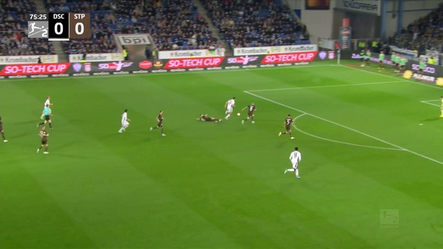 Arminia Bielefeld v St Pauli