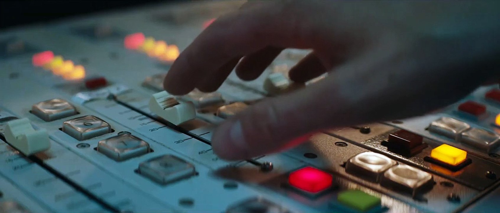 On the line trailer df